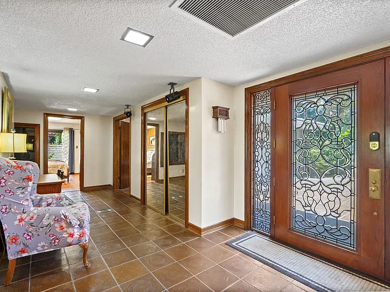 10307 Donna Ave — Photo 45