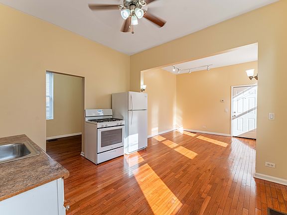 5th image of 3157 S Racine Ave APT 1R