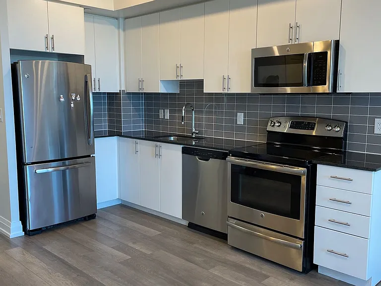 7167 Yonge St #508 — Photo 9