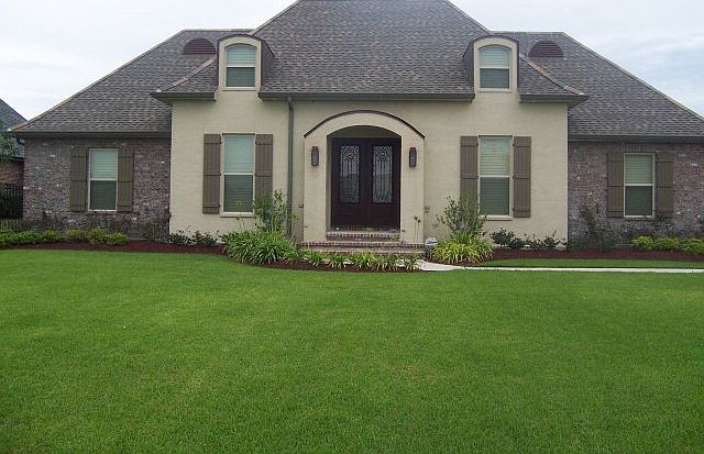 1st image of 134 Bocage Dr