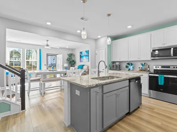 524 Trotters Ln, Moncks Corner, SC 29461