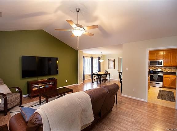 5th image of 1020 Wilkerson St