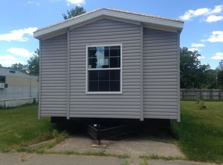 715 Bordeaux St, Plainwell, MI 49080