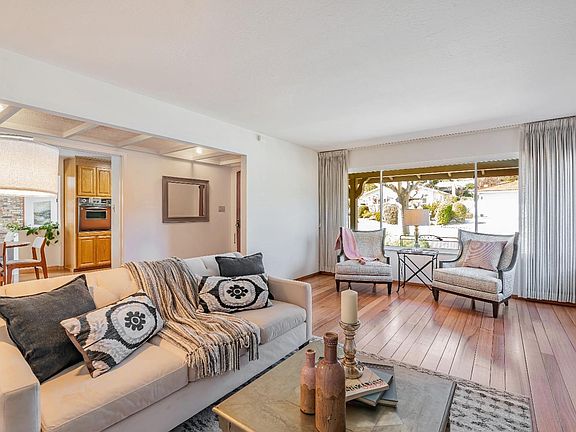 4th image of 555 Tamarack Drive