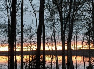 864 Shoal Creek Dr, Deatsville, AL 36022