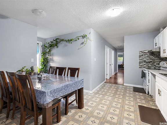 4th image of 139 Thomson AVENUE