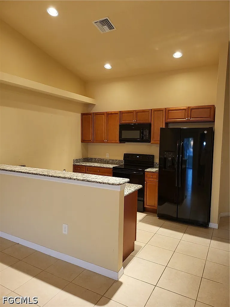 3 bed, 2.0 bath, 1200 sqft, $1,549 — Photo 3