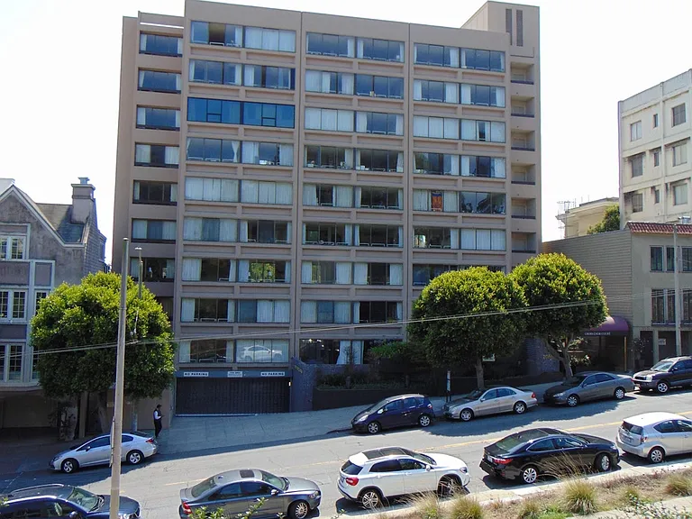 2055 Sacramento Street — Photo 2