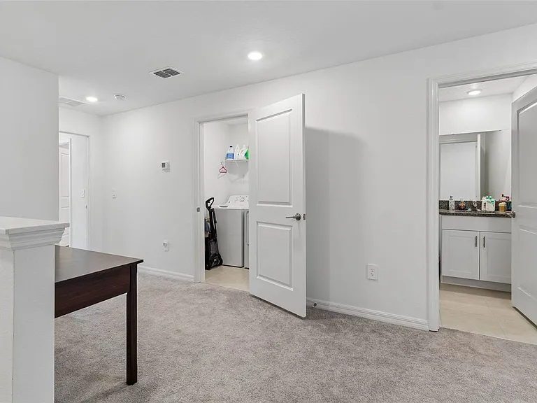 6076 Shiner St — Photo 18