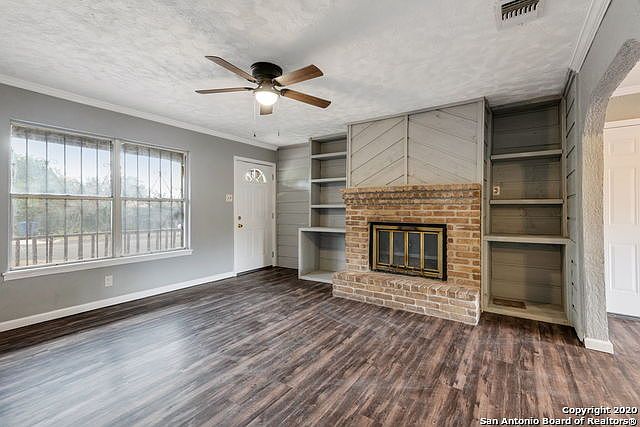 1st image of 155 Carousel Dr