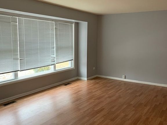 2nd image of 22542 Lakeshore Dr