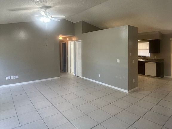4th image of 957 Treadway Dr