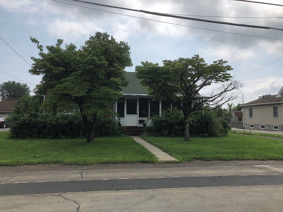 1st image of 34 Wayne Ave