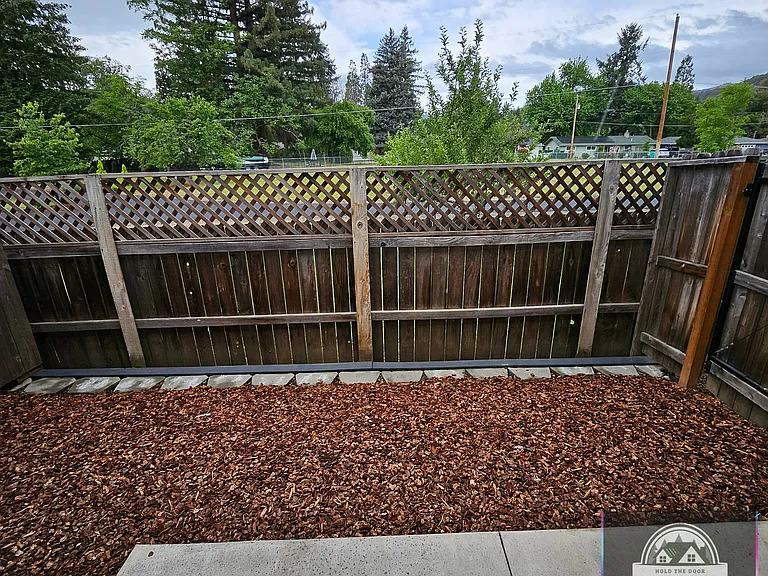 Owner Pays First Months Rent upon Application Approval !!