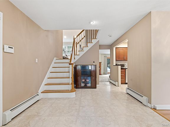 3rd image of 276 Mount Pleasant Road