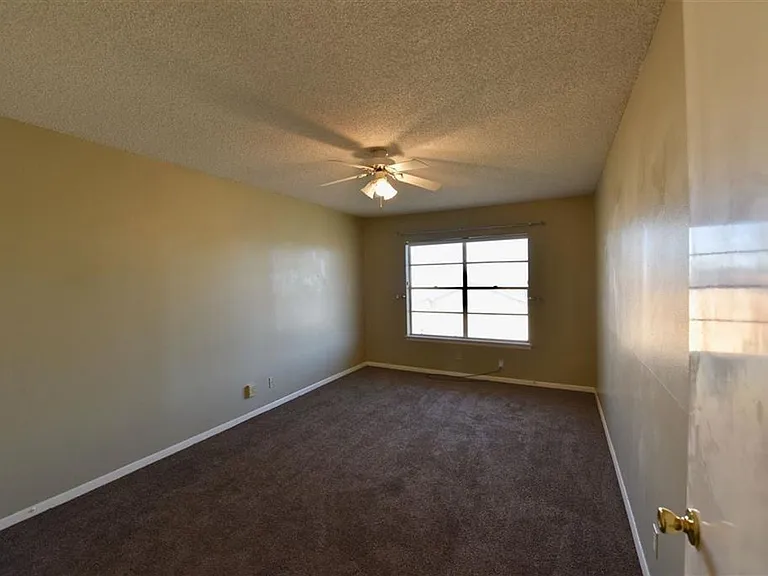 100 Royal Way Dr #4D — Photo 12