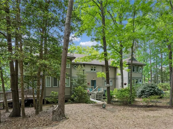117 Sturgeon Creek Rd, Deltaville, VA 23043