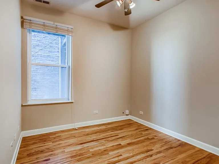Secondary Bedroom Fits Full to Queen Bed