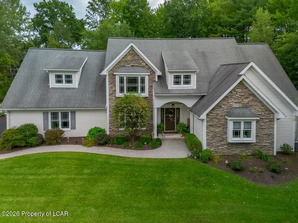 126 Pine Dr, Dallas, PA 18612
