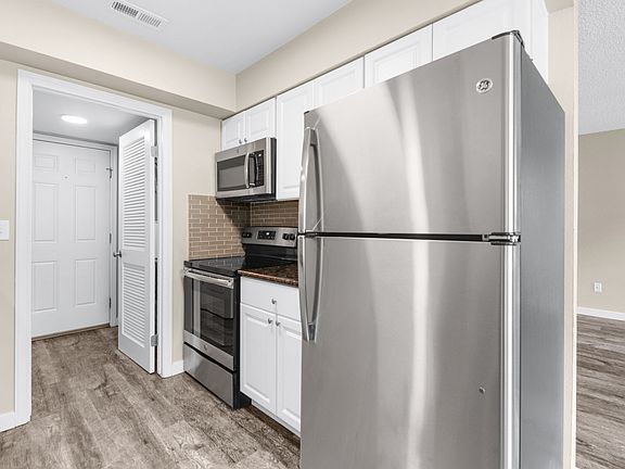 4th image of 2710 Hearthwood Ln