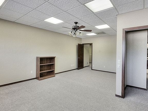 5th image of 2419 Wilcox Dr