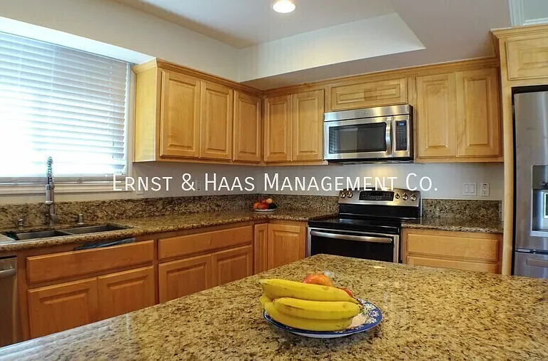 2953 Silva St — Photo 10