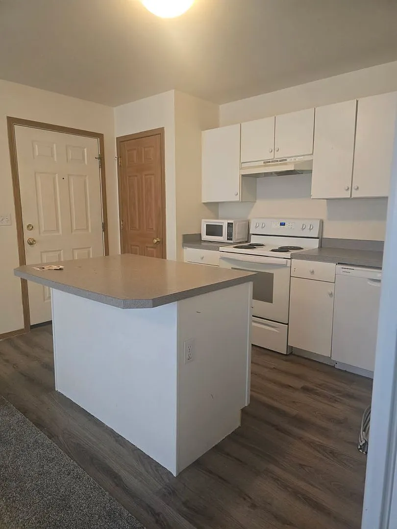 Bridger Apartments — Photo 3