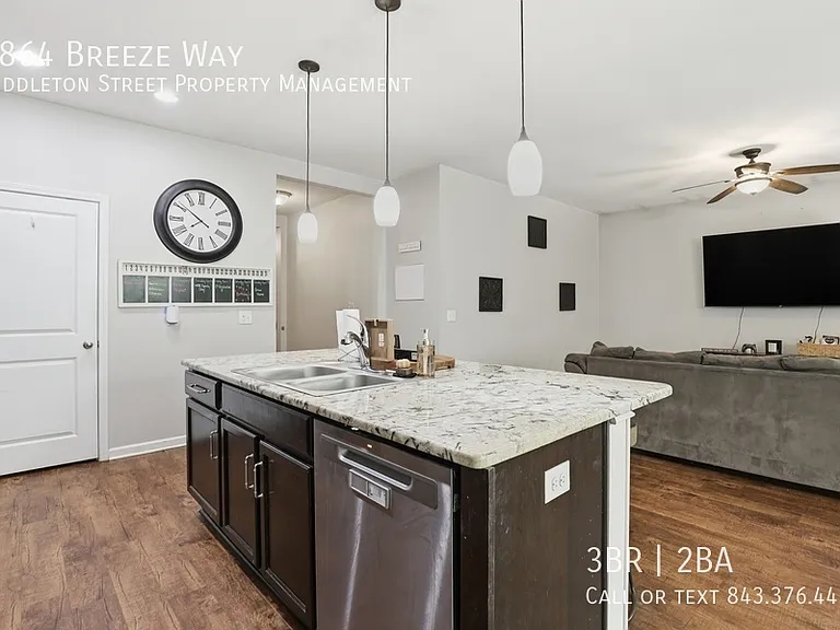 4864 Breeze Way — Photo 6