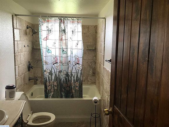 3rd image of 3812 W Park St