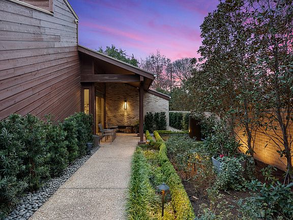 3rd image of 3104 Scenic Dr #B
