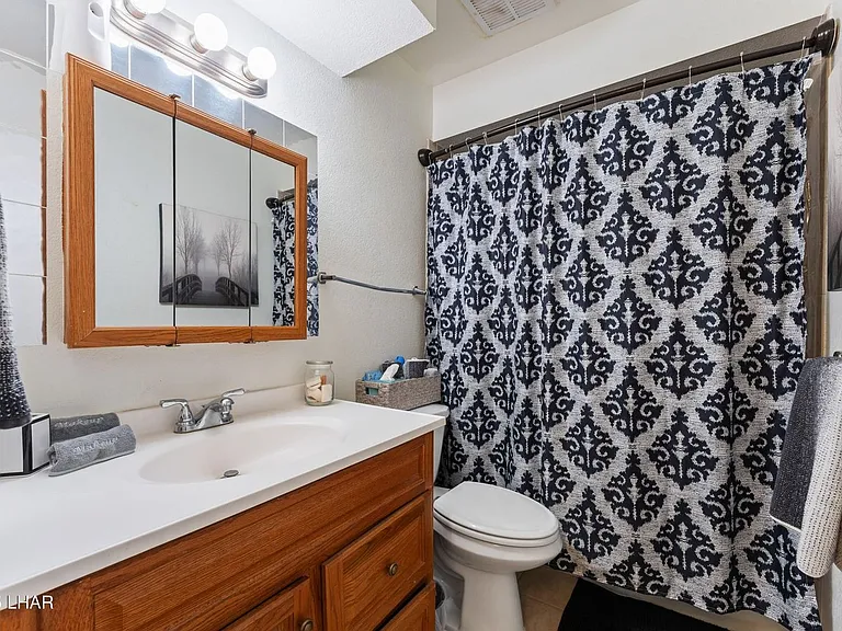 90 Mariposa Dr — Photo 11