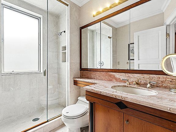 5th image of 122 E 82nd St #8AD