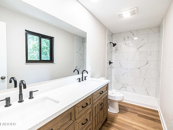 3rd image of 107 Garnet Ln