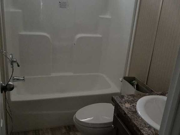 5th image of 283 Jordanshire Cir