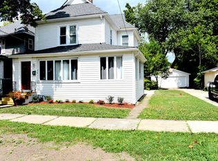 318 Center St, Waukegan, IL 60085