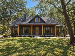 3515 County Road 676, Devine, TX 78016