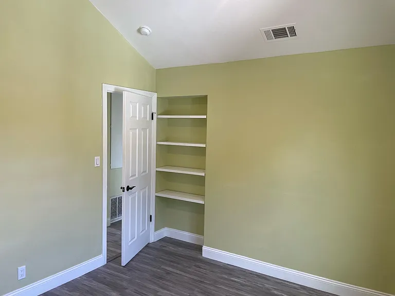 7518 Kyle St — Photo 6