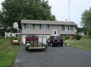 417 Dewey St, Cuba City, WI 53807