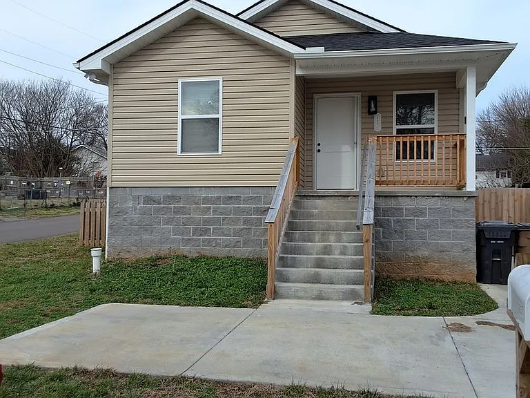 837 Belleaire Ave — Photo 1
