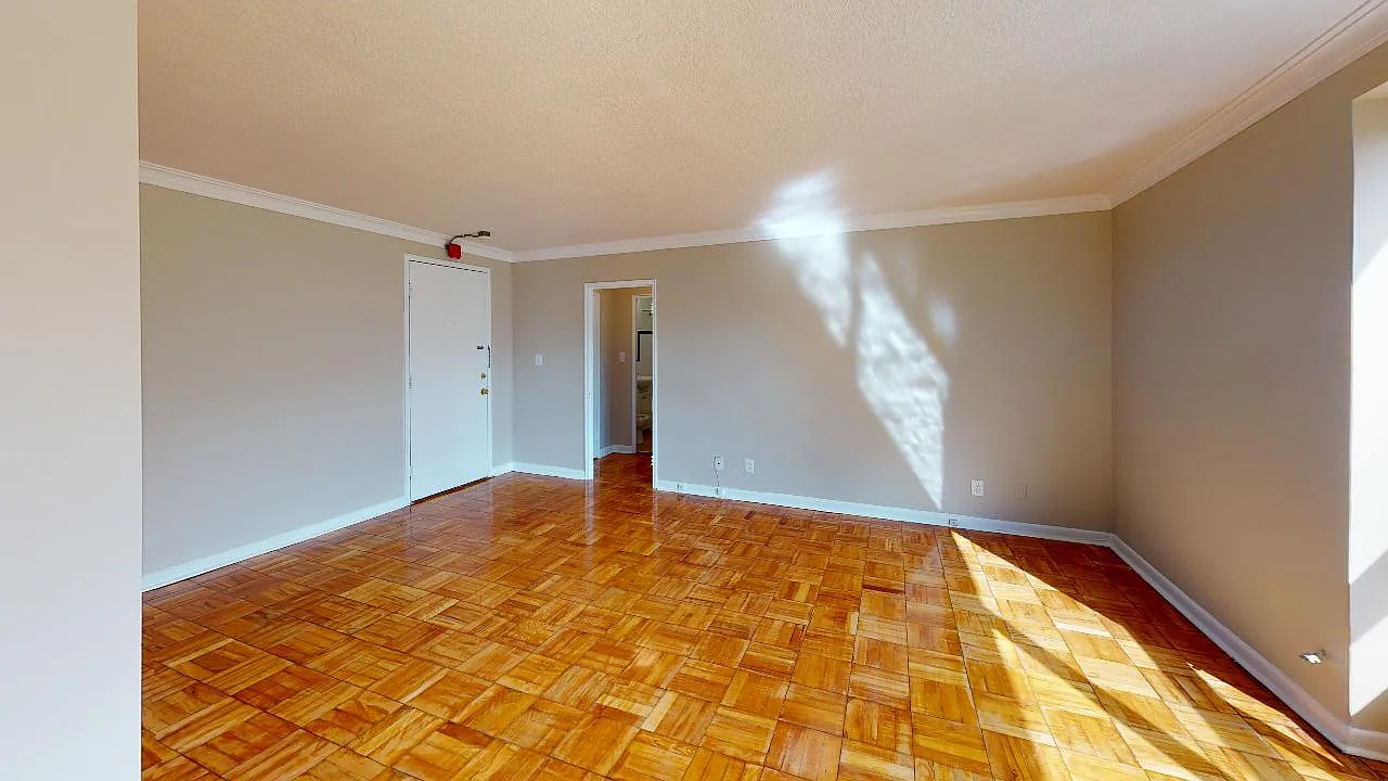 Eastwood Apartments — Photo 4