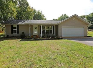 912 Coronet Dr, Ballwin, MO