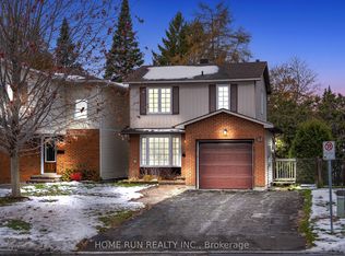 43 Rothesay Dr, Ottawa, ON K2L 1N6