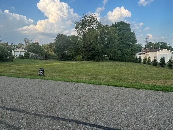 Menegay Rd, Louisville, OH 44641