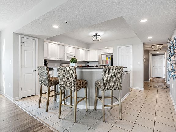 3rd image of 2151 Bridge View Ct. #2705