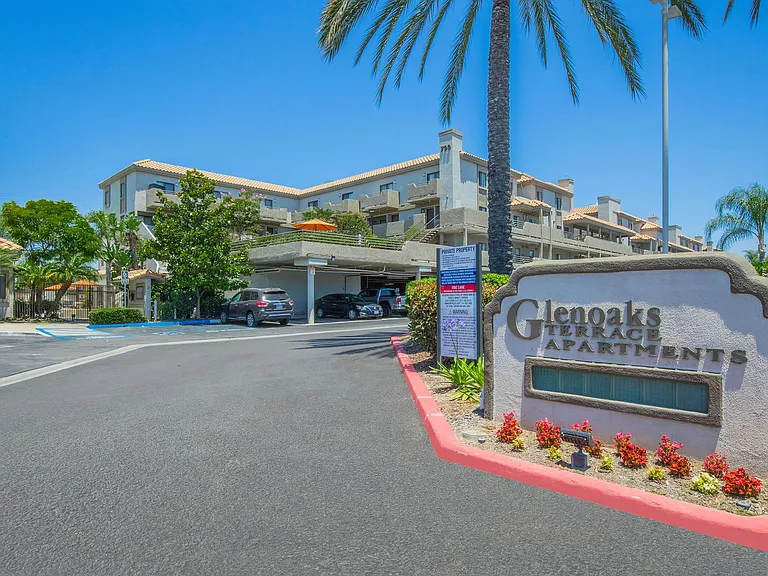 Glenoaks Terrace Apartments — Photo 10