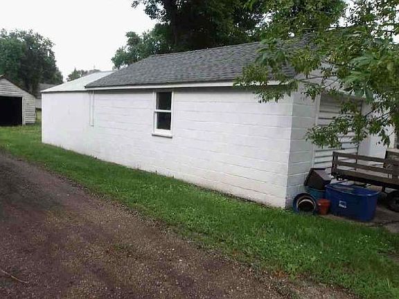 5th image of 804 9th Ave