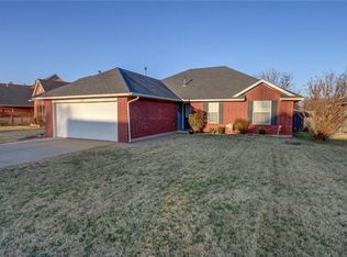 1008 Old Mill Rd, Moore, OK 73160