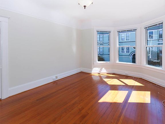 3rd image of 609 Ashbury St APT 03