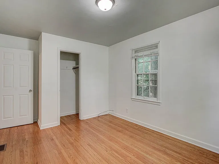 5043 Boulevard Pl — Photo 24
