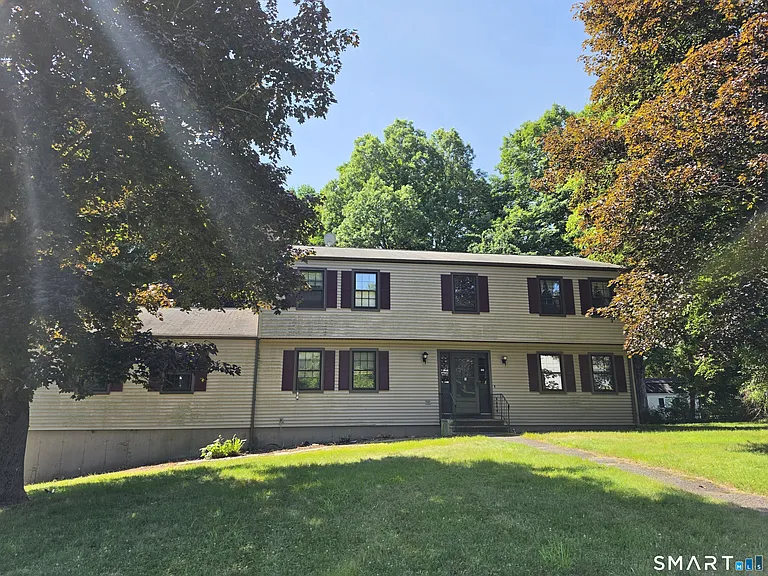 8 Squire Ln — Photo 6